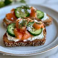 Bandeja de Canap&eacute;s Fr&iacute;os: Salm&oacute;n y Pepino