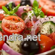 Ensalada Griega Aut&eacute;ntica: &iexcl;Un Fest&iacute;n Mediterr&aacute;neo F&aacute;cil!